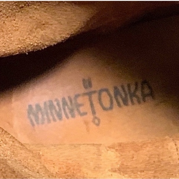 Minnetonka Womens Three Layer Fringe Suede Moccasin Boots - Picture 6 of 8